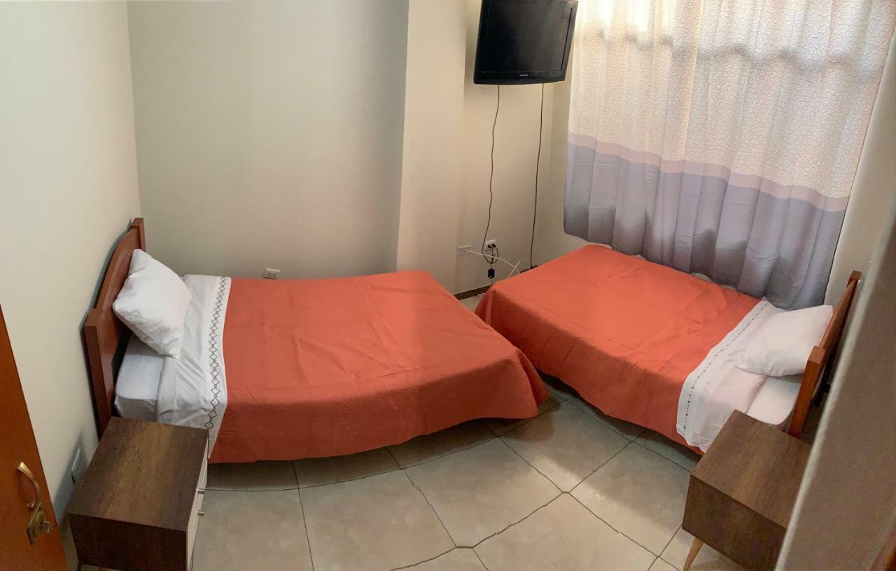 Chaglla Airport Bed & Breakfast Callao Bagian luar foto