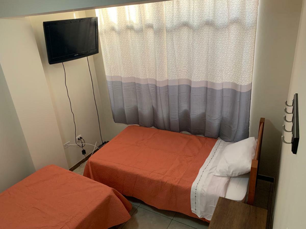 Chaglla Airport Bed & Breakfast Callao Bagian luar foto