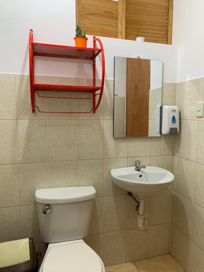 Chaglla Airport Bed & Breakfast Callao Bagian luar foto